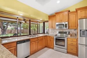 412 SE Justine Terrace, Port Saint Lucie, FL 34983 Sold 11/05/24