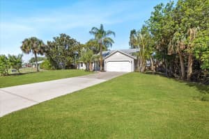 1000 Carnation Drive, Sebastian, FL 32958 Sold 09/25/24