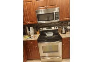 3020 NW 30th Way, Oakland Park, FL 33311 Sold 10/04/24