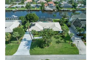 16 Park Avenue, Vero Beach, FL 32960 Sold 09/17/24