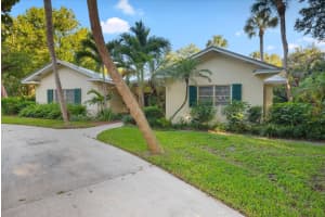 24 N Via Lucindia Drive, Sewalls Point, FL 34996 Sold 10/08/24