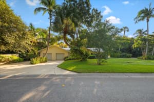 24 N Via Lucindia Drive, Sewalls Point, FL 34996 Sold 10/08/24