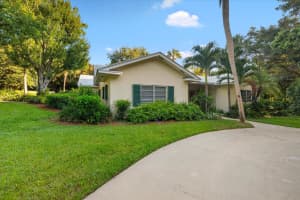 24 N Via Lucindia Drive, Sewalls Point, FL 34996 Sold 10/08/24
