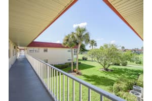 106 Spring Lake Court 201, Vero Beach, FL 32962 Sold 11/22/24