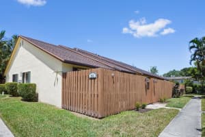 393 Springdale Circle, Palm Springs, FL 33461 Sold 10/02/24
