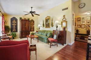 393 Springdale Circle, Palm Springs, FL 33461 Sold 10/02/24