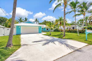 8285 SE Pinehaven Avenue, Hobe Sound, FL 33455 Sold 09/27/24