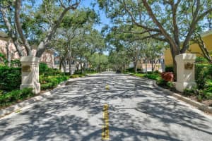 59 Live Oak Circle, Tequesta, FL 33469 Sold 10/15/24