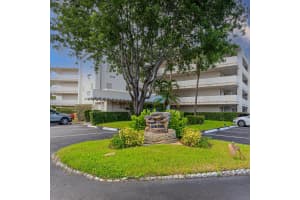 3186 Via Poinciana 202, Lake Worth, FL 33467 Sold 11/04/24