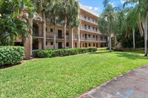 4760 Lucerne Lakes Boulevard W 105, Lake Worth