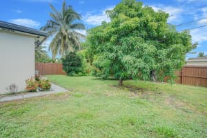 1001 Pine Tree Drive, Lantana, FL 33462 Sold 05/15/25