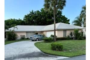 8563 SE Seagrape Way, Hobe Sound, FL 33455 Sold 11/25/24