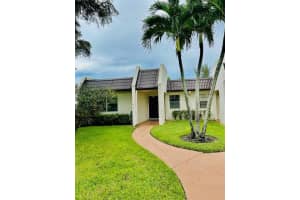 198 Lake Susan Lane, West Palm Beach, FL 33411 Sold 12/18/24