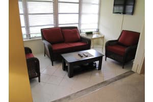 1202 S Drive Circle B, Delray Beach, FL 33445 Sold 10/07/24