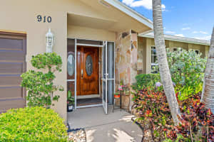 910 Camellia Drive, Royal Palm Beach, FL 33411 Sold 11/13/24