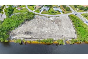 2803 SE Peru Street, Port Saint Lucie, FL 34984 - MLS#R11014985