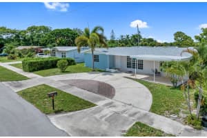 1415 W Bloxham Street, Lantana, FL 33462 Sold 12/03/24