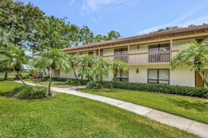 464 Brackenwood Lane S, Palm Beach Gardens, FL 33418 Sold 10/15/24