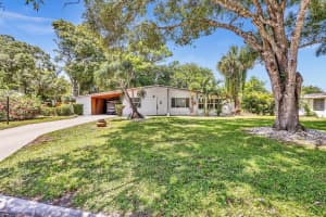 3041 Pioneer Circle, Fort Pierce, FL 34982 Sold 12/18/24