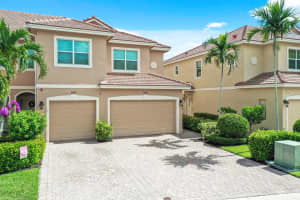 583 SW Glen Crest Way, Stuart, FL 34997 Sold 10/18/24