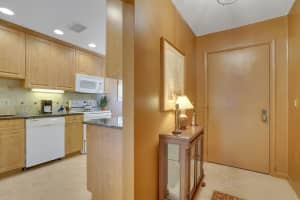 16 Southport Lane H, Boynton Beach, FL 33436 Sold 02/14/25