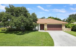 16 SE Paddock Circle, Tequesta, FL 33469 Sold 01/29/25