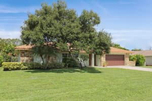 16 SE Paddock Circle, Tequesta, FL 33469 Sold 01/29/25