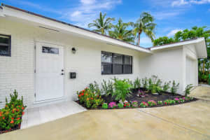 330 Wilma Circle Circle, Riviera Beach, FL 33404 Sold 04/28/25