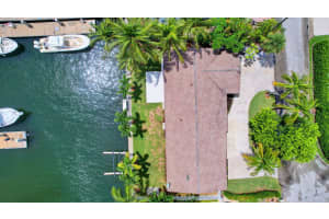 330 Wilma Circle Circle, Riviera Beach, FL 33404 Sold 04/28/25