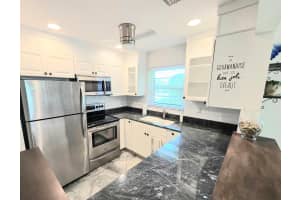 98 Spring Lake Drive 207, Vero Beach, FL 32962 Sold 10/28/24