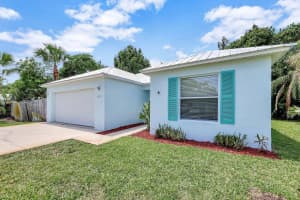 1310 NE Oak Ln Drive, Jensen Beach, FL 34957 Sold 10/25/24