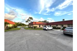 588 Laconia Circle, Lake Worth, FL 33467 Sold 11/06/24