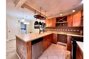 3230 32nd Way, West Palm Beach, FL 33407 Sold 10/04/24