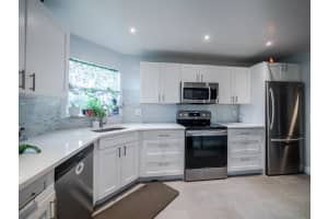 3755 Via Poinciana 206, Lake Worth, FL 33467 Sold 09/27/24