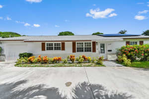 428 Alemeda Drive, Palm Springs, FL 33461 Sold 11/05/24