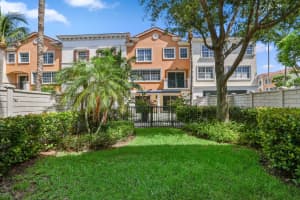 613 NE Francesca Lane, Boca Raton, FL 33487 Sold 12/13/24
