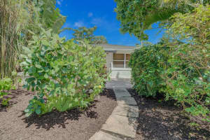439 28th Street, West Palm Beach, FL 33407 Sold 12/27/24