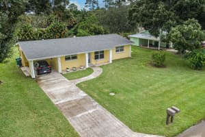 8202 Penny Lane, Fort Pierce, FL 34951 Sold 11/29/24