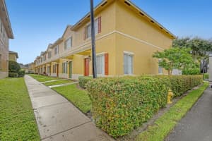 522 W Bloxham Street, Lantana, FL 33462 Sold 10/17/24