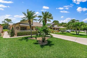 5882 SE Franklin Place, Hobe Sound, FL 33455 Sold 11/08/24