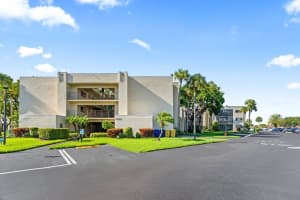 5190 Las Verdes 121 Circle 121, Delray Beach, FL 33484 Sold 10/28/24