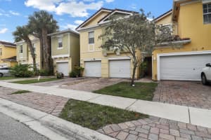815 Pipers Cay Drive, West Palm Beach, FL 33415 Sold 01/10/25