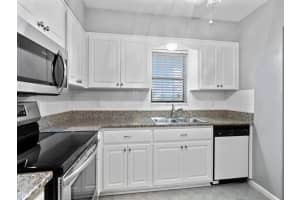 2333 Indian River Boulevard 305, Vero Beach, FL 32960 Sold 10/25/24
