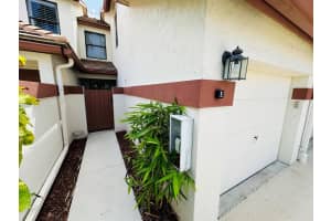 12724 Shoreline Drive E, Wellington, FL 33414 - MLS#R11017321