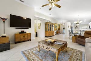 MLS# R11017360, Boynton Beach, Florida 33472