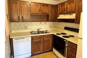 28 Lake Vista Trail 103, Port Saint Lucie, FL 34952 Sold 10/10/24