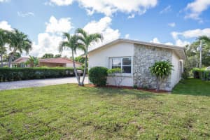 728 Ridgewood Drive Drive, West Palm Beach, FL 33405 Sold 04/24/25