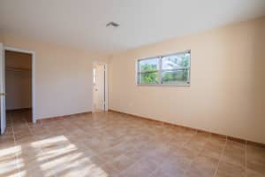 728 Ridgewood Drive Drive, West Palm Beach, FL 33405 Sold 04/24/25
