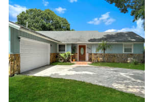 4900 Paleo Pines Circle, Fort Pierce, FL 34951 Sold 10/31/24