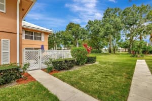 1910 Hartford Court, West Palm Beach, FL 33409 Sold 10/18/24